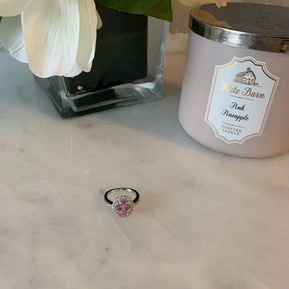 Pink cubic zirconia halo ring - Picture 1 of 4